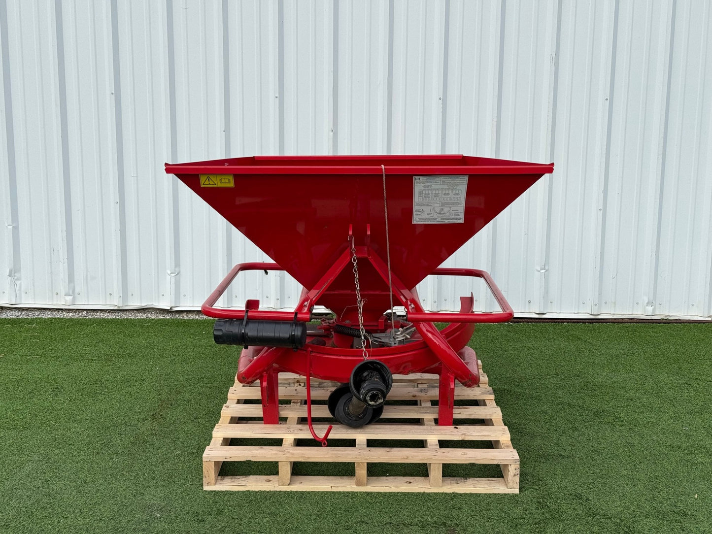 HR Broadcast Spreader