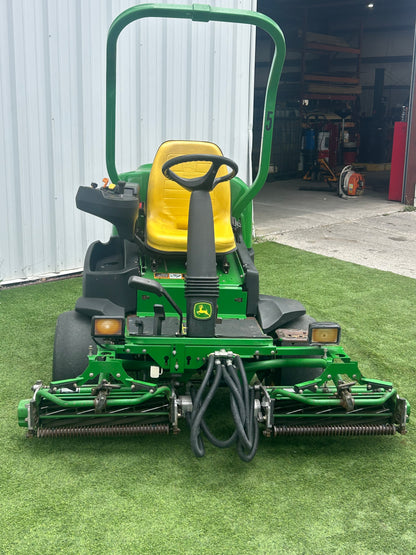 JOHN DEERE 2500B RIDING GREENS MOWER W/REELS