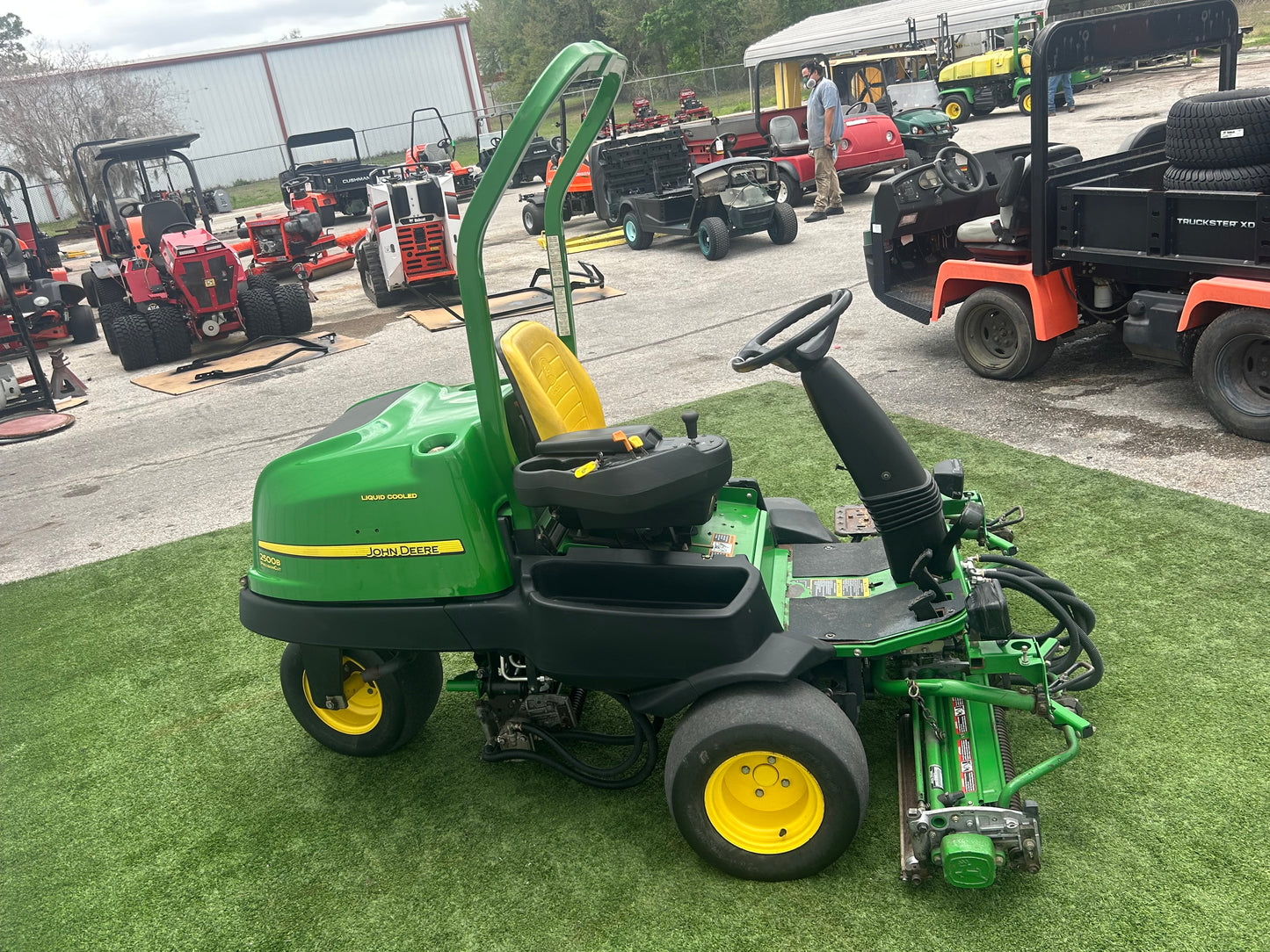 JOHN DEERE 2500B RIDING GREENS MOWER W/REELS