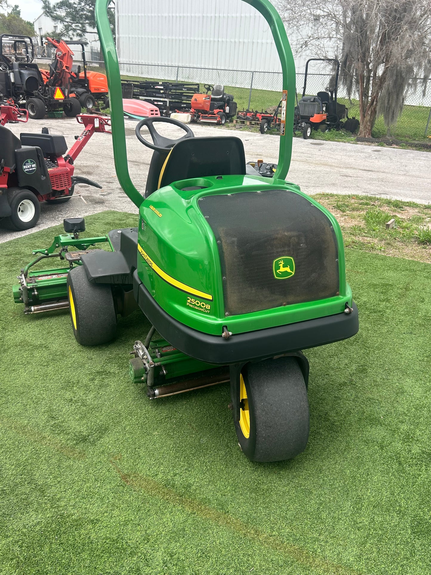 JOHN DEERE 2500B RIDING GREENS MOWER W/REELS