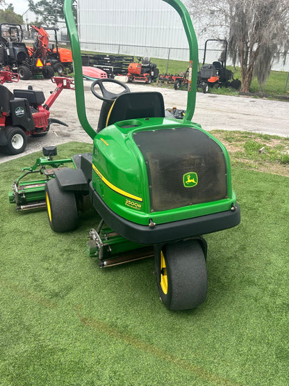 JOHN DEERE 2500B RIDING GREENS MOWER W/REELS