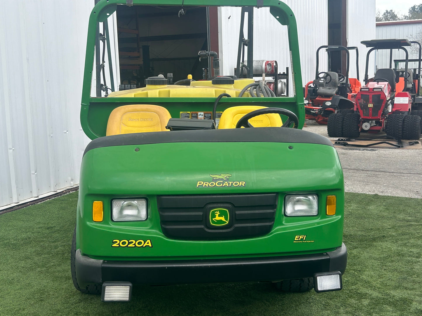 JOHN DEERE 2020A PRO GATOR W/200 GAL TANK