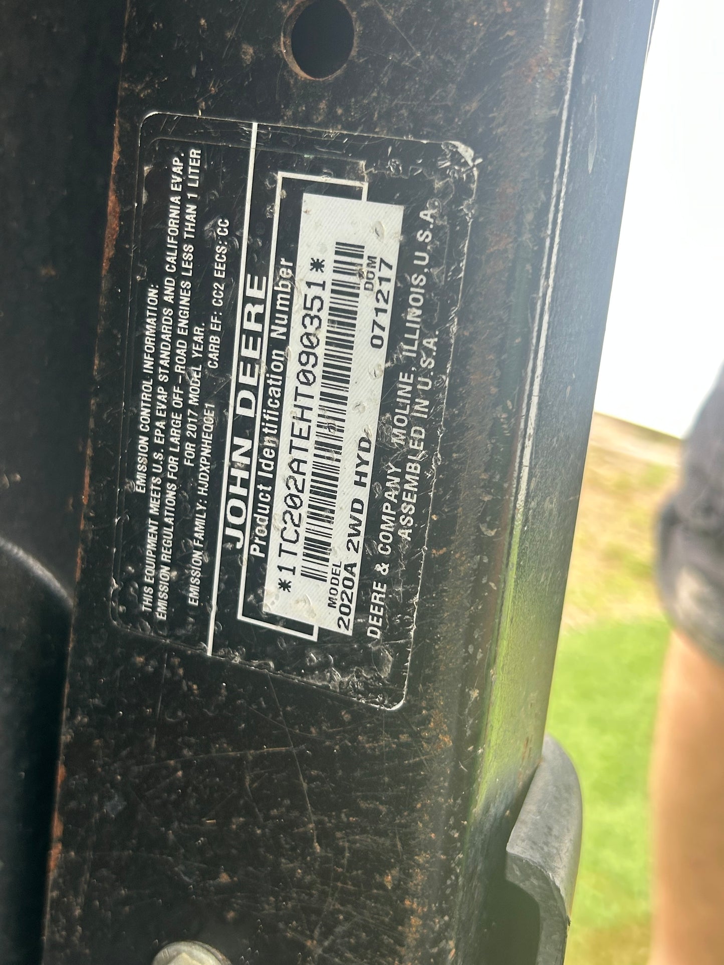 JOHN DEERE 2020A PRO GATOR W/200 GAL TANK